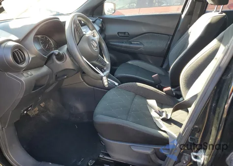 2019 Nissan Kicks S z USA, uszkodzony, nr VIN 3N1CP5CU3KL545476